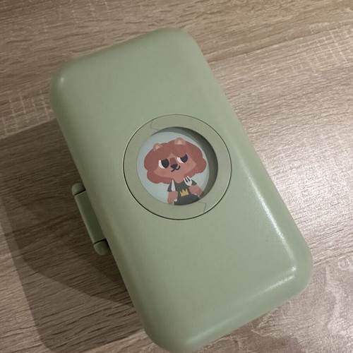 Monbento rectangular lunchbox with removable bear decoration