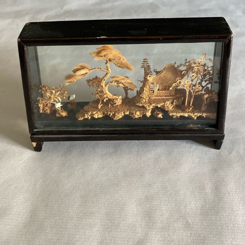 Asian style tabletop decoration like new