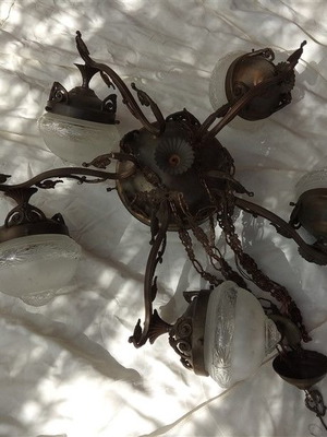 Бронзов античен полилей с пет крушки употребяван, диаметър 80 см