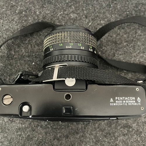 Praktica B200 analog camera used, with lens