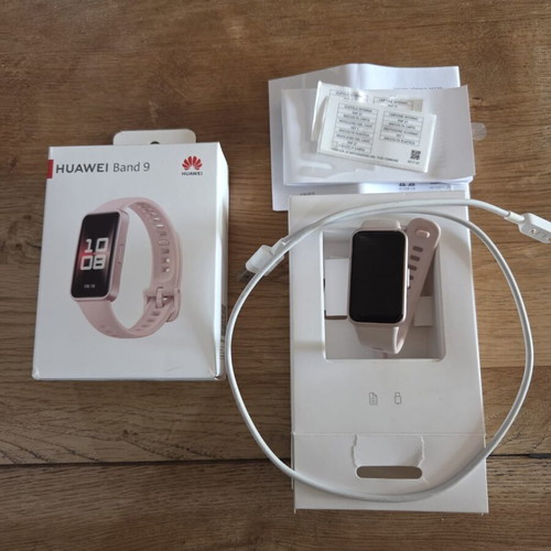 Huawei Band 9 fitness tracker, pink