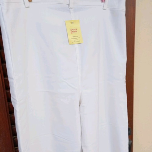 White Capri Pants XL new with tags, special design on leg