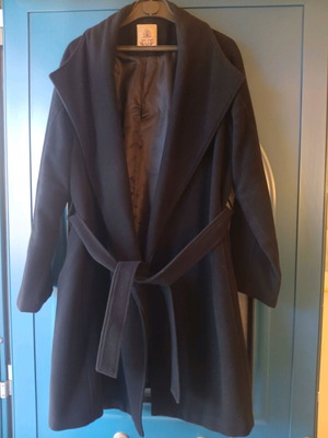 Black women's coat XL used
