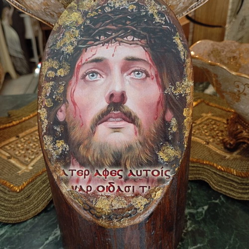 Handmade Jesus image on wood trunk, like new, 20x11x11cm