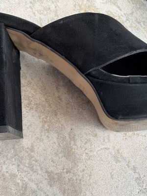 Sante Mules with Thick High Heel in Black Suede Leather