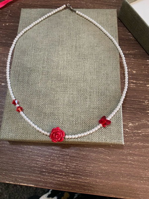 Necklace with white pearls, rose and red butterfly new