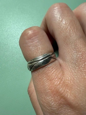Vintage silver 925 ring like new