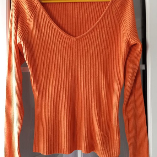 Blouse used, size M, orange ribbed knit