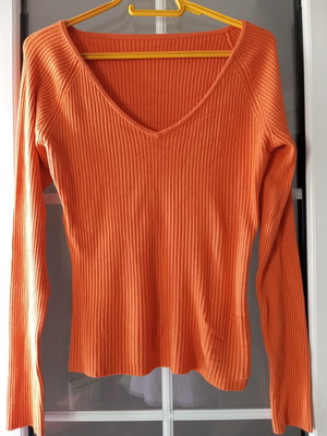 Blouse used, size M, orange ribbed knit