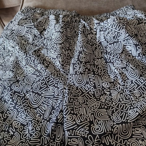 Men's swim shorts 2XL like new, black with white patterns