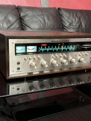 Marantz 2270 amplifier like new, excellent condition