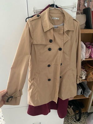 Καμπαρντίνα Stradivarius μπεζ σαν καινούργια, μέγεθος M