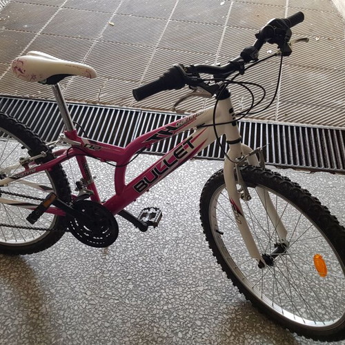 Bullet 20' city bike like new, 6-speed, disc brakes, women's