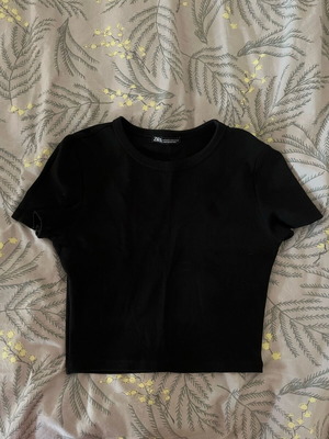 Zara top black like new, size M