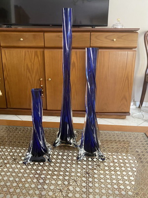 Set of 3 Murano-style cobalt blue vases with twisted design and elephant foot base