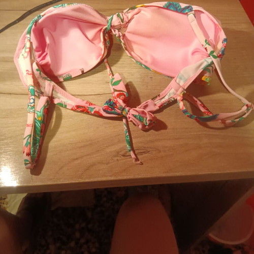 Swimwear top Medium adjustable straps and back tie, like new
