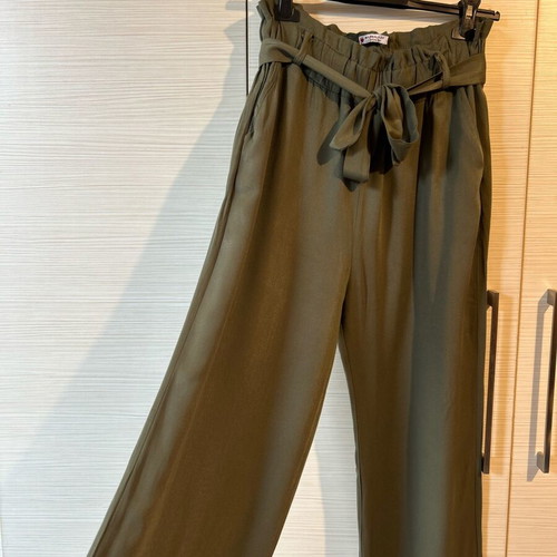 Khaki Marmalady pants like new with elastic and removable belt