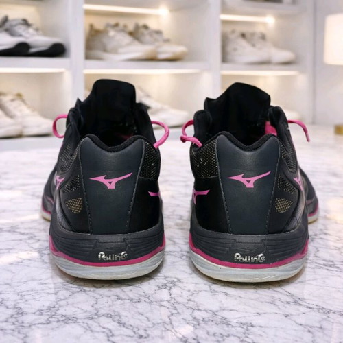 Mizuno Wave Lightning N sports shoes used, black and pink, size 38.5