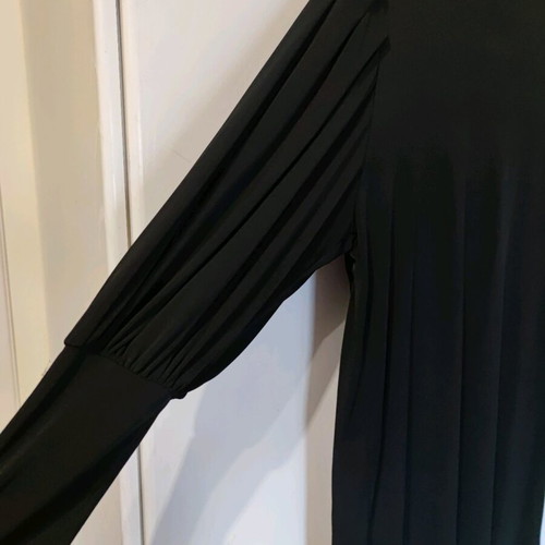 Mat dress black like new, size 2-large with open back