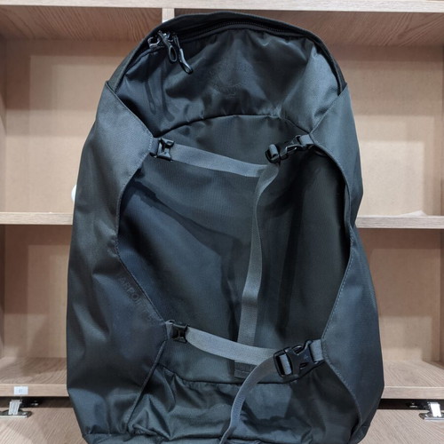 Osprey Farpoint 40L Hiking and Travel Backpack new, black