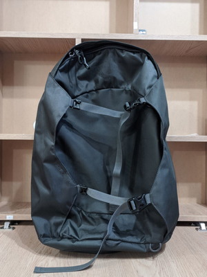 Osprey Farpoint 40L Hiking and Travel Backpack new, black