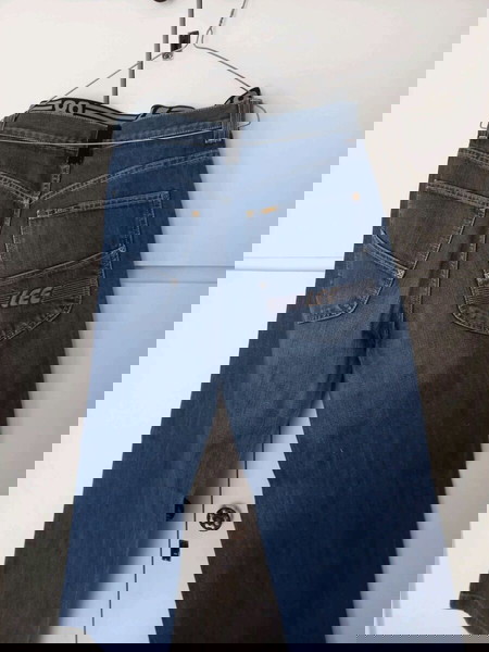 Lee jeans