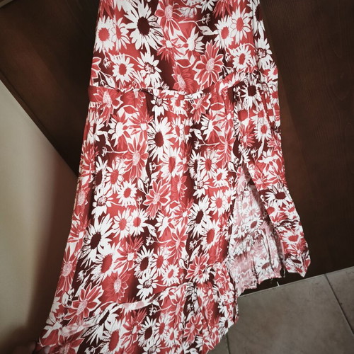 Floral red skirt midi like new, size L