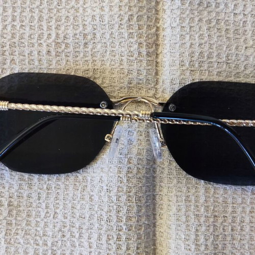 Solo-Solis NDL2897 sunglasses new with gold finish and black lenses