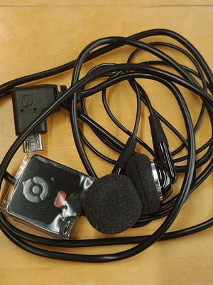 Motorola V8 S280 Stereo Handsfree with microUSB plug new