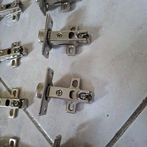 18 cabinet hinges, fully functional