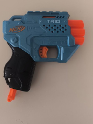 Nerf blaster like new