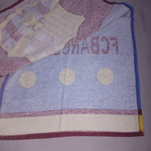 Barcelona kids' beach towel with hood, slightly used