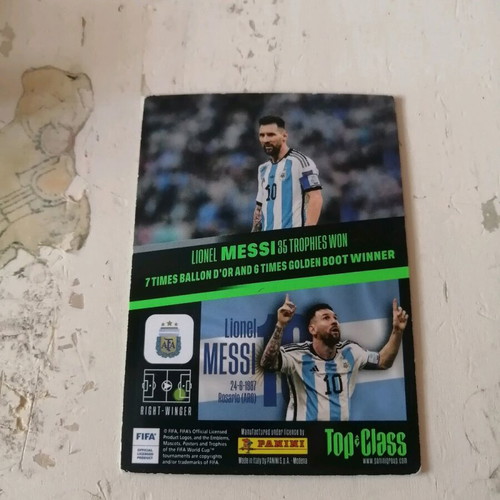 Lionnel Messi card like new