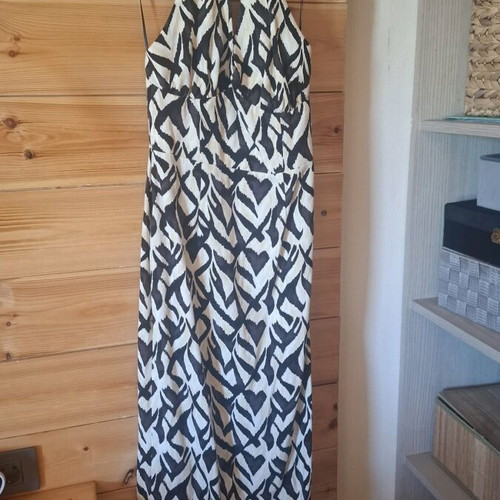 Dress long with back slit and open back, new