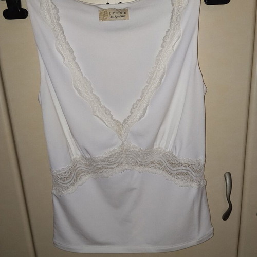 Lynne white sleeveless top with lace, new, size M