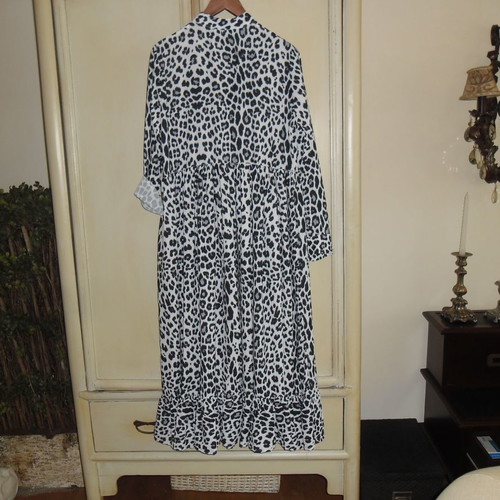 Μάξι φόρεμα καινούργιο animal print άσπρο μαύρο με γιακά μάο μέγεθος L