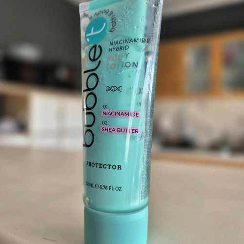 Bubble T Hybrid Body Lotion with Niacinamide and Shea Butter new