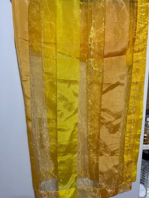 Table runner like new in very good condition