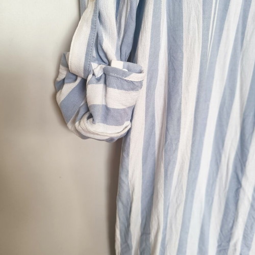 For Ever Blue Shirt like new, white and turquoise, size L