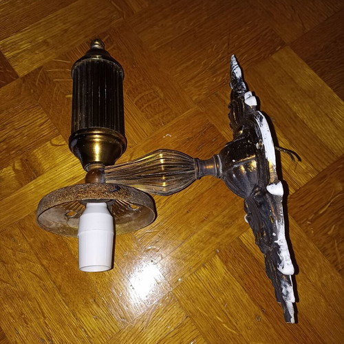 Classic old lamp base used, metal for indoor-outdoor use