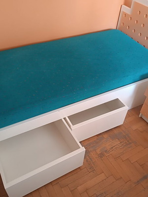 Children's bed with 2 drawers and nightstand like new, 90x192 cm