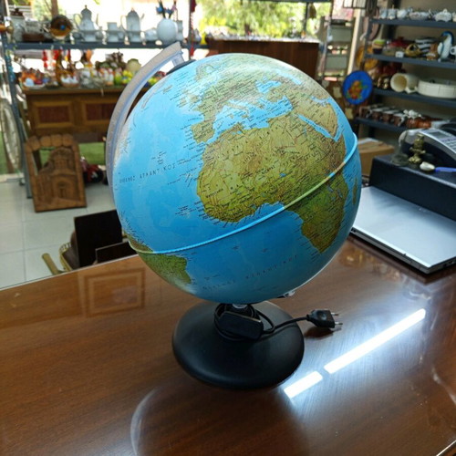 Globe lamp with map new