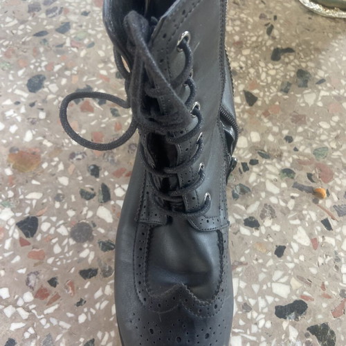 Migato black ankle boots size 39 like new with brogue details