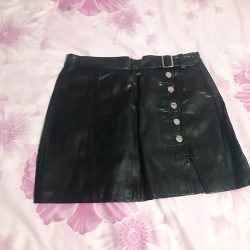 Bershka leather skirt like new, short black with silver buckle
