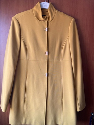 Mustard coat bright color like new