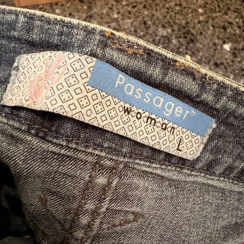 Passager denim skirt Large like new, blue