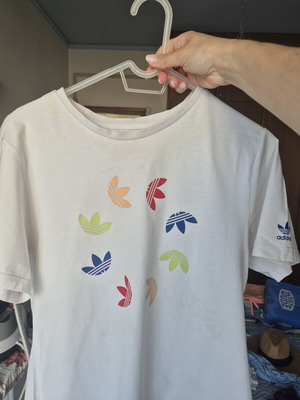 Adidas t-shirt used with yellowing and stains, women's XS-S