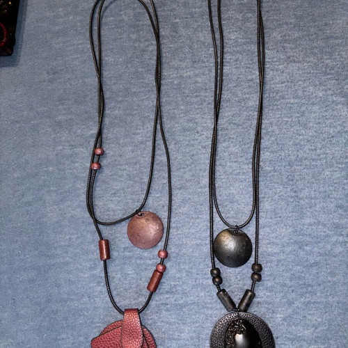 Unique necklaces like new, set of 2, black and red