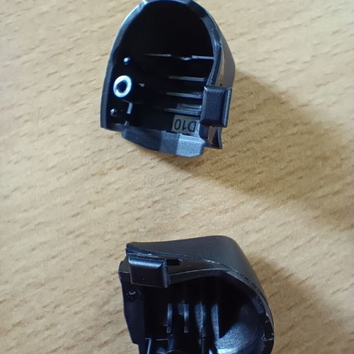 Xbox controller right and left trigger buttons like new for model 1914