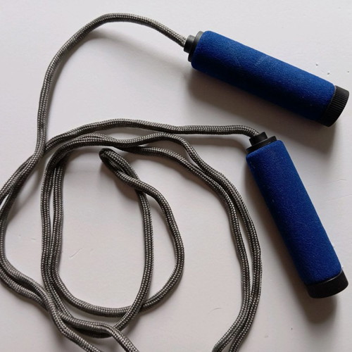 Gym skipping rope used with removable weight on handles